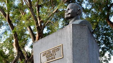 Busto Antonio Maceo