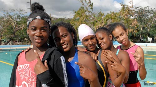 Participantes de la IV Copa de Natación La piña