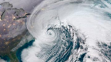 Ciclón bomba visto desde la atmósfera