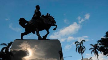 Estatua ecuestre del Apóstol