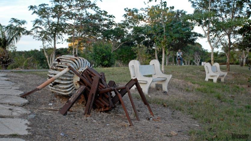 Tarántula hecha con chatarras
