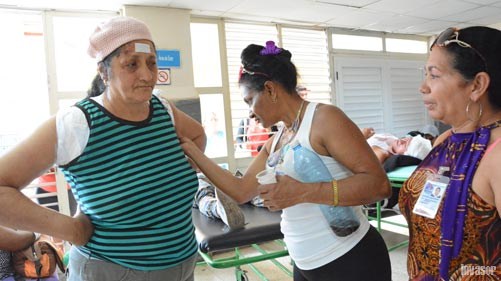 Persona asistiendo a una accidentada
