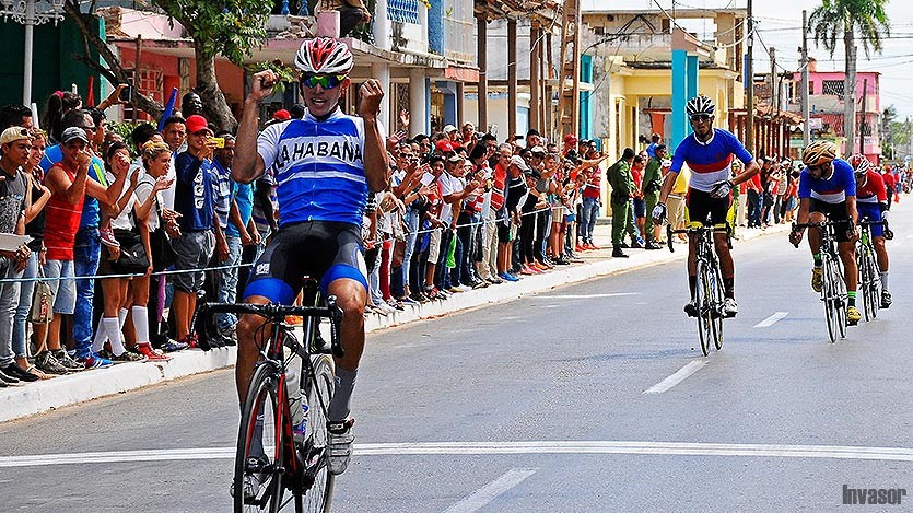 Ciclista Alejandro Carriles