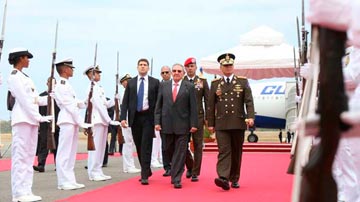 Llegó Raúl Castro a Caracas 