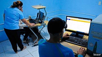 Sala de navegación de ETECSA en Chambas