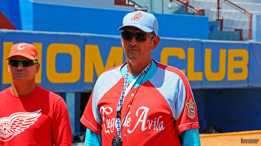 Entrenador Pedro Gayón