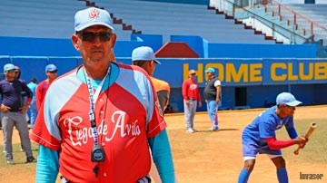 Entrenador Pedro Gayón