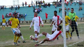 Equipo de futbol avileño en un partido