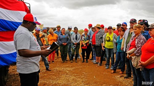 Trabajo voluntario en saludo al 1 de Mayo