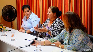 Debaten féminas avileñas 