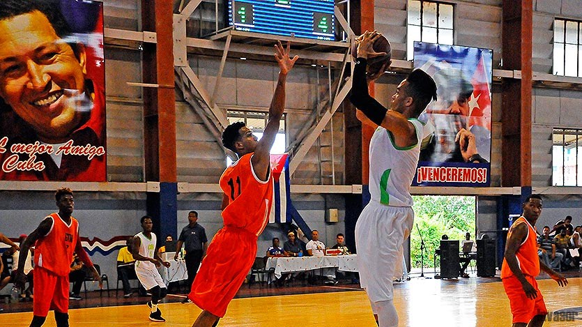 Partido de baloncesto de los Búfalo