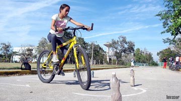 Cintya Jiménez, niña ciclista