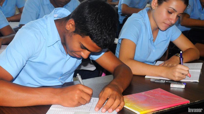 Estudiantes de preuniversitario