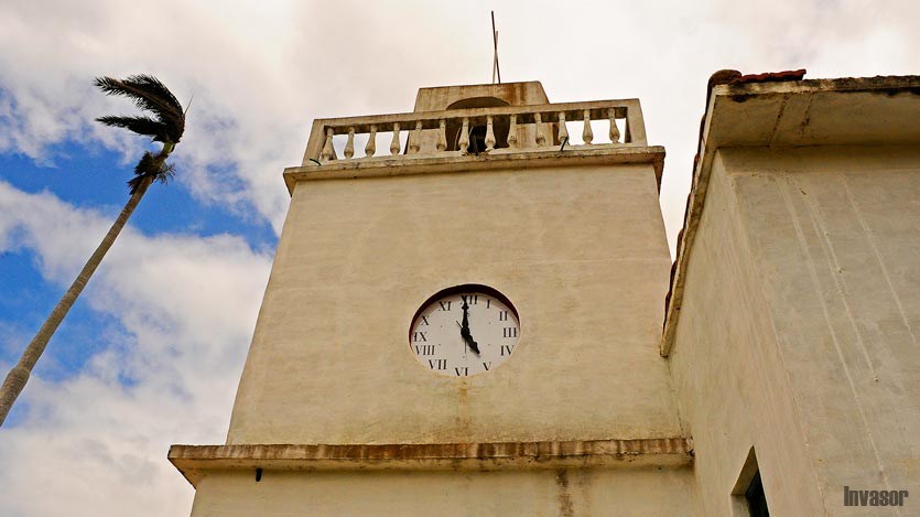 inter bolivia iglesia reloj