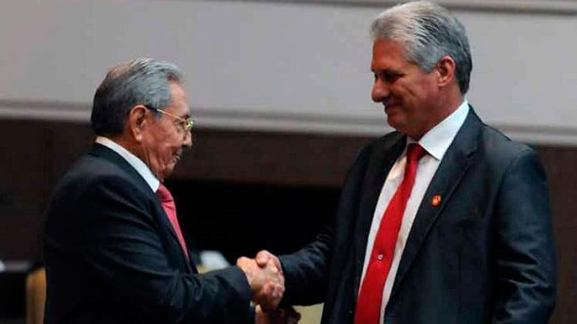 Díaz Canel y Raúl Castro