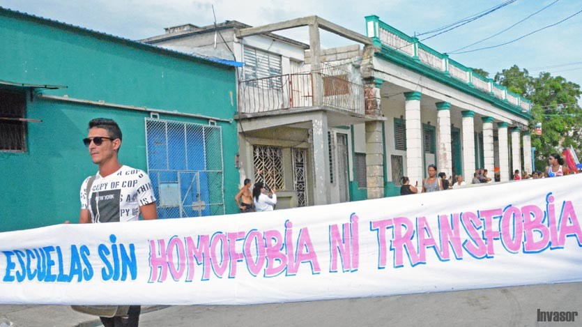 Cartel escuelas sin homofobia