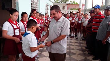 Niños y combatientes