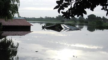 Agua pegada al techo