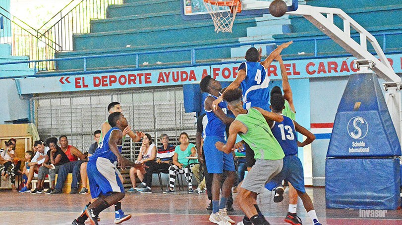 Juego de baloncesto