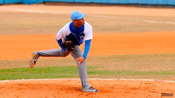  Yunser Corrales, pelotero