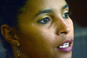 Mujer hablando
