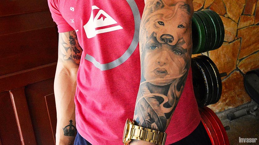 Brazo tatuado