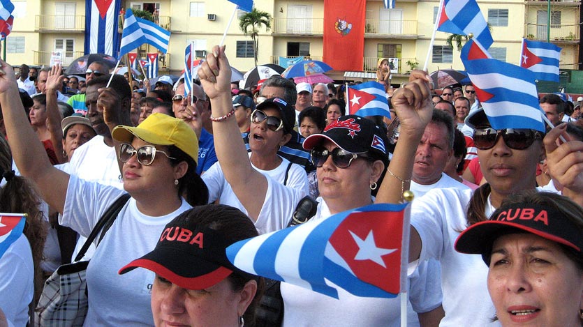 Personas con banderas