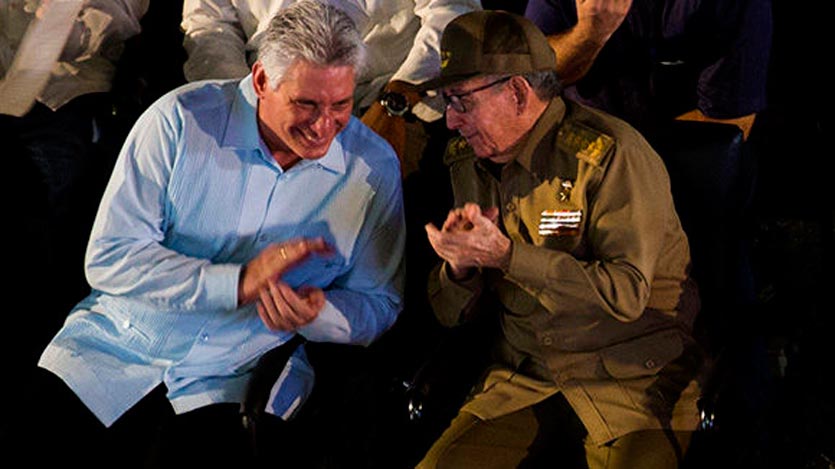 Díaz Canel y Raúl Castro