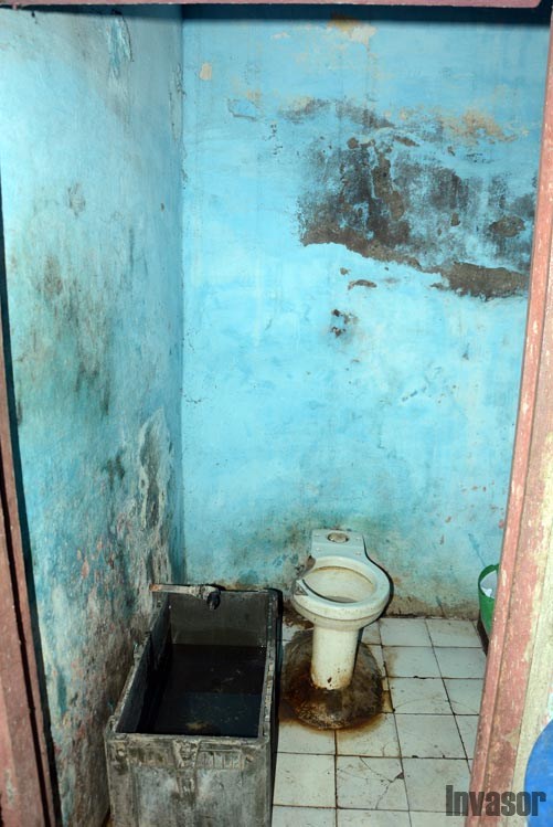Baño deteriorado