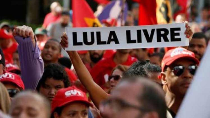 Manifestación por lalibertad de Lula da Silva
