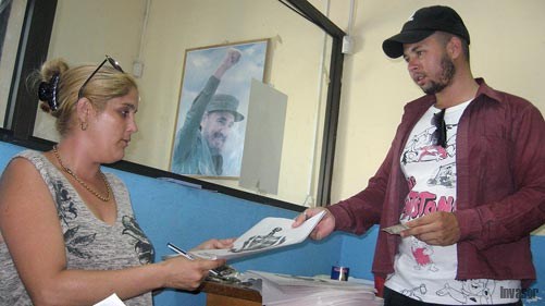 Venta del tabloide de Proyecto de Constitución