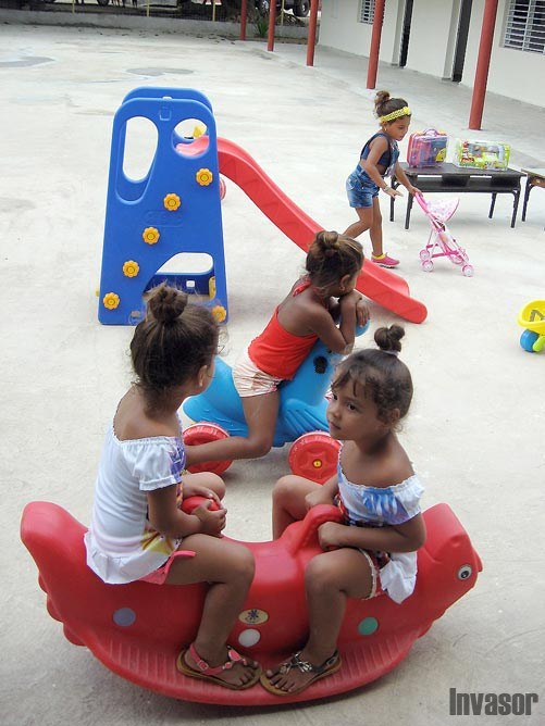 Niños jugando en el Círculo infantil