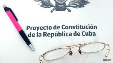 Venta del tabloide del proyecto constitucional