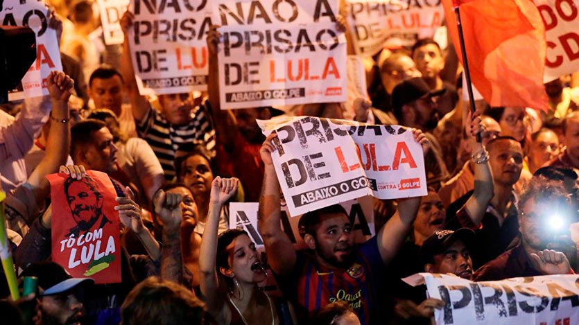 Personas marchando