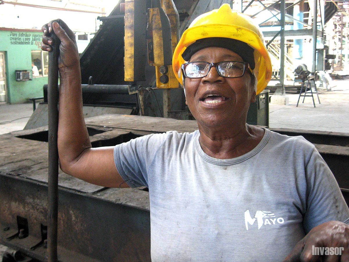 Mujer trabajadora del central