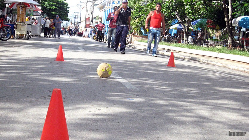 Pelota en la calle