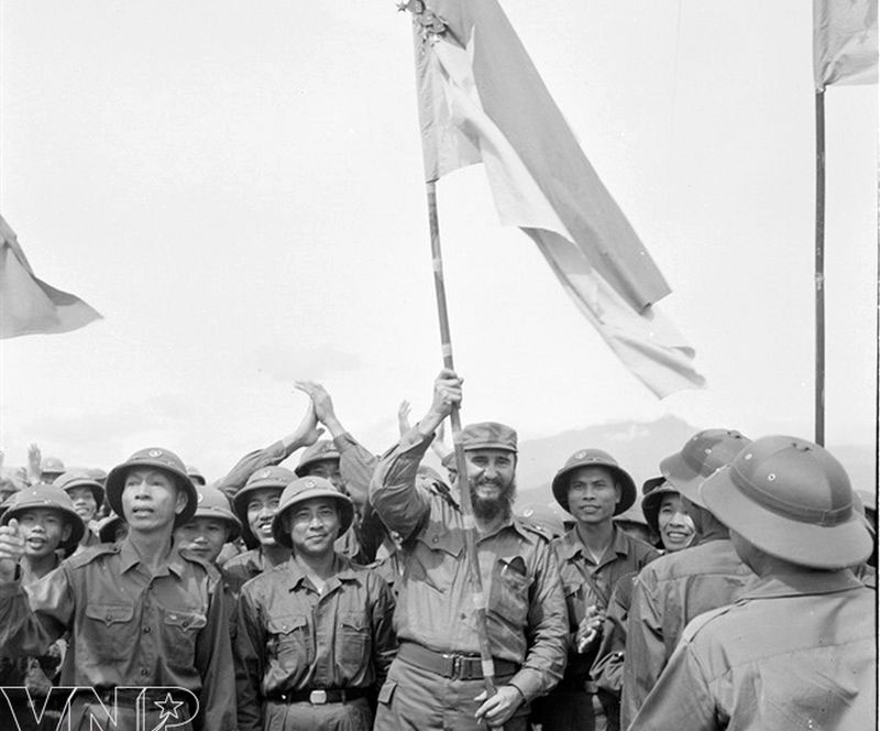 Fidel Castro visita Vietnam