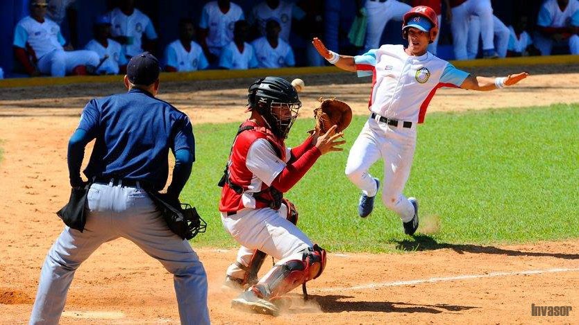 Juego de béisbol