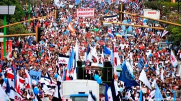 Multitud en Costa Rica