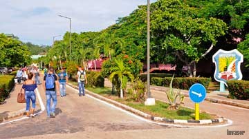 Estudiantes en la Universidad Máximo Gómez Báez
