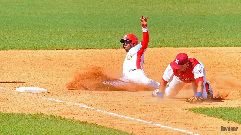 Juego de béisbol