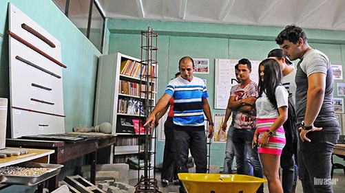 Estudiantes en la universidad
