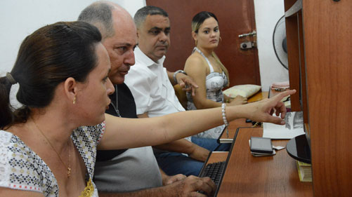 Participantes en el foro Invasor