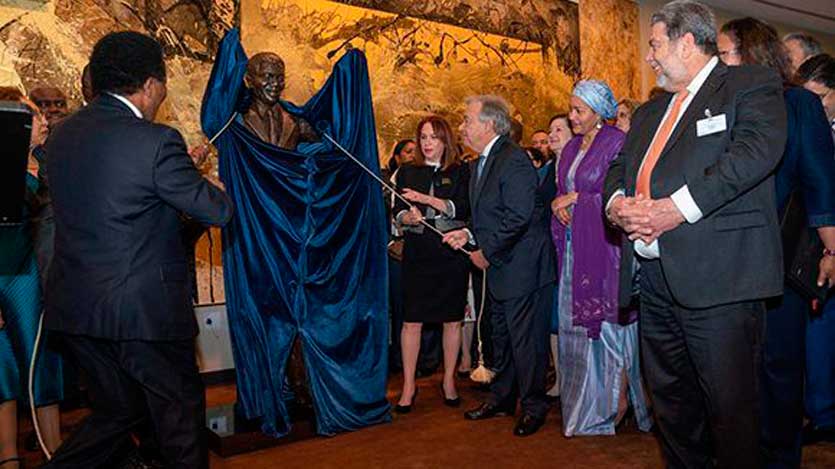 Estatua de Nelson Mandela