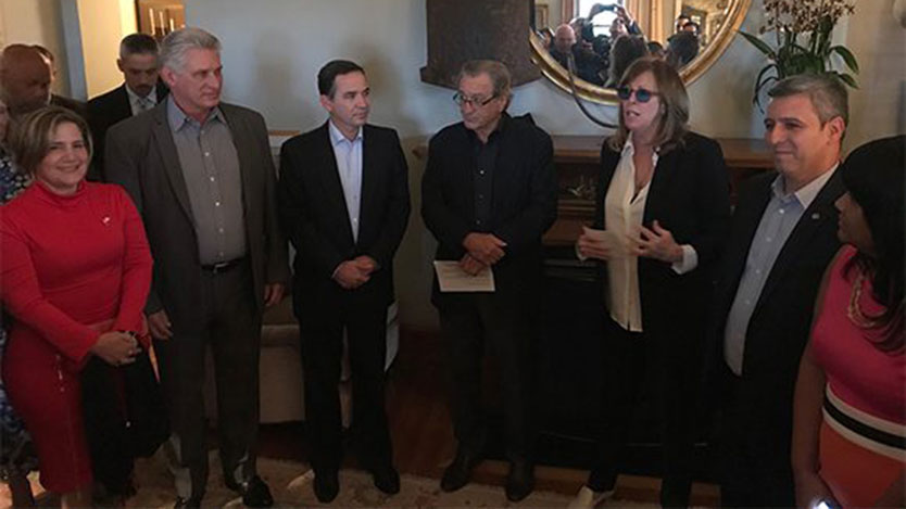 Miguel Díaz Canel reunido con artistas y promotores culturales norteamericanos