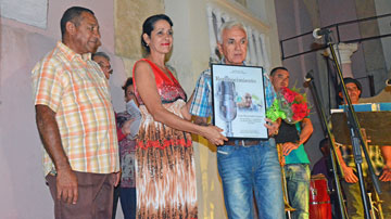 Reconocimiento a trabajadores de la radio