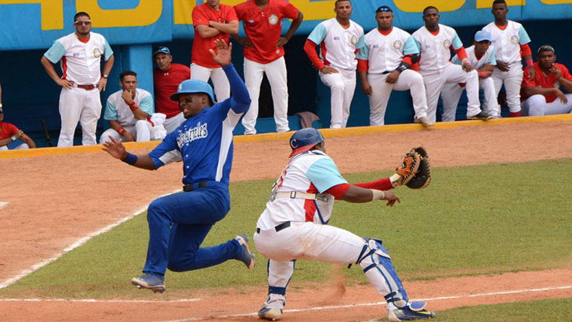 Juego de béisbol