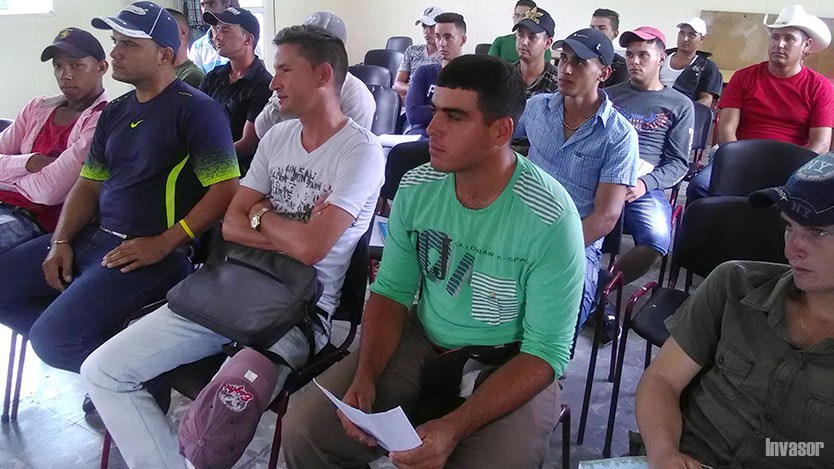 Estudiantes en el aula 
