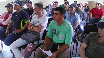 Estudiantes en el aula 