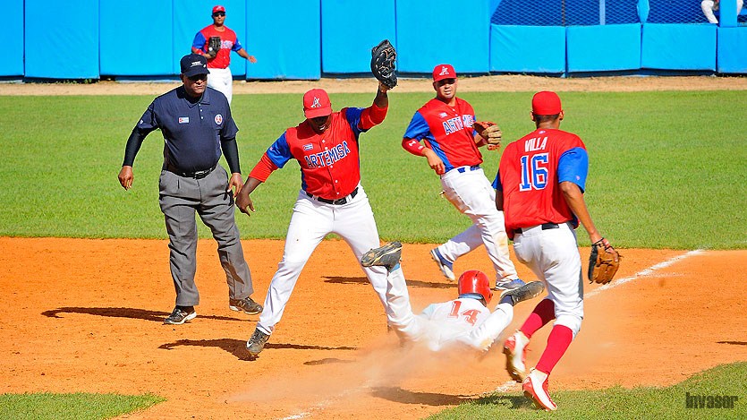 Juego de béisbol